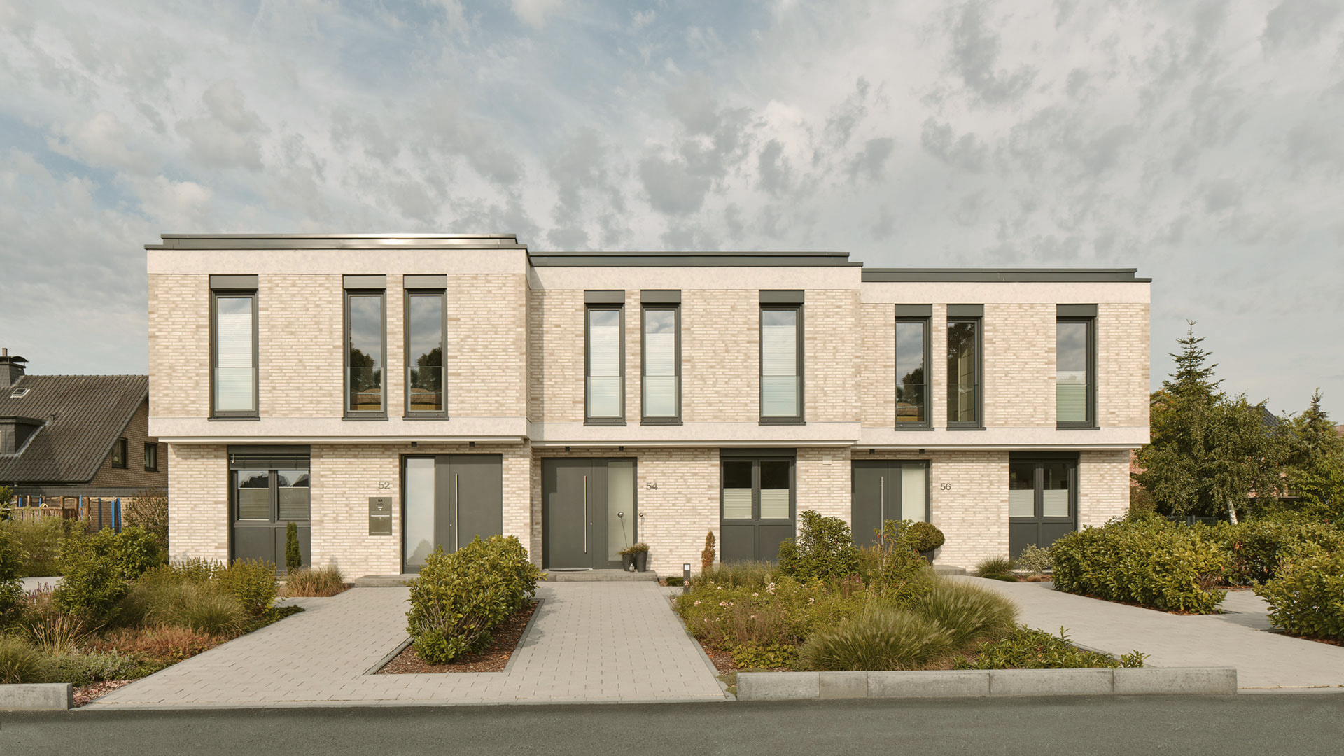 Fassade eines modernen Wohnhauses für den Bereich Sachverständige