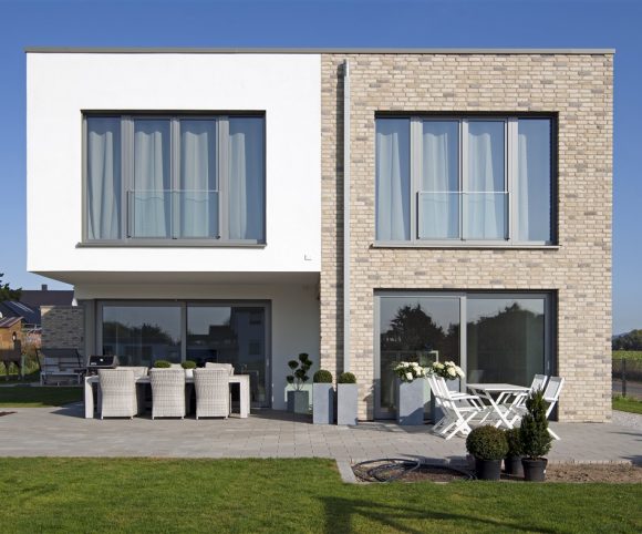 Moderne Haus Flachdach in Bünde mit Klinkerfassade I Strothotte Architekten